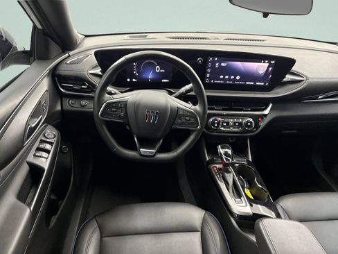 Used 2024 Buick Envista Sport Touring w/ Convenience I Package FWD image 8