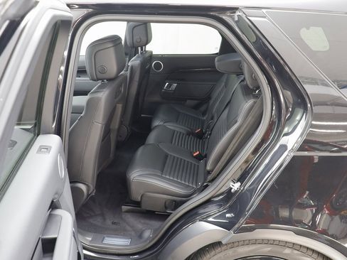 Certified 2025 Land Rover Discovery S image 16