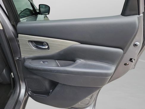 Used 2017 Nissan Murano SV w/ Premium Plus Package image 25