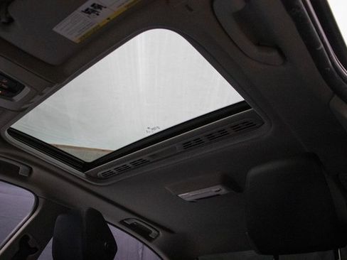 Used 2017 BMW 320i xDrive Sedan image 29