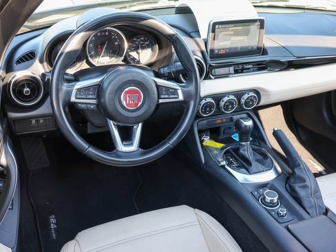 Used 2019 FIAT 124 Spider Lusso RWD image 13