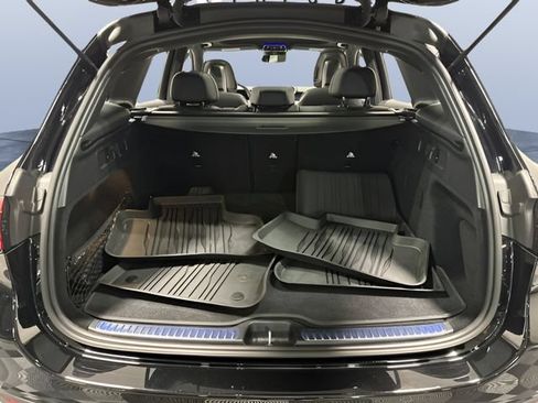 Used 2026 Mercedes-Benz GLC 300 4MATIC image 9