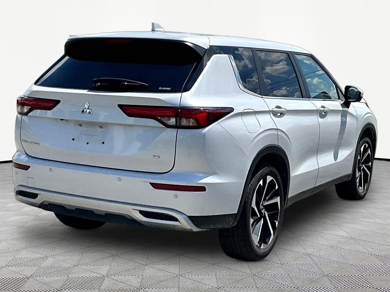 Used 2024 Mitsubishi Outlander SE AWD/4WD image 6