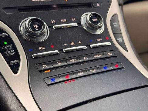 Used 2020 Lincoln Nautilus Reserve image 19