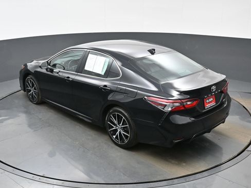 Used 2024 Toyota Camry SE image 36