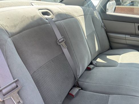 Used 2004 Ford Taurus SE FWD image 21
