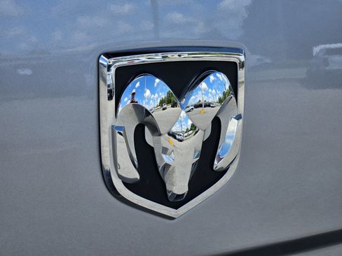 Used 2021 RAM 1500 Classic SLT AWD/4WD image 15