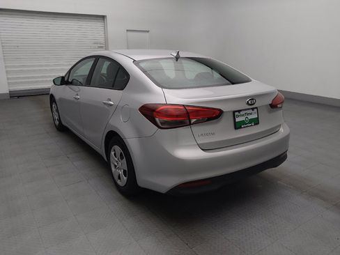 Used 2017 Kia Forte LX FWD image 5