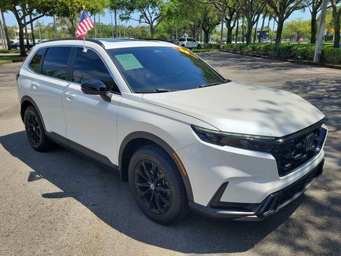 Used 2025 Honda CR-V Sport image 3