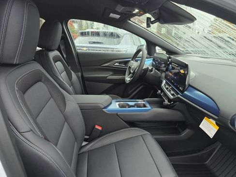 New 2026 Chevrolet Equinox EV LT image 11
