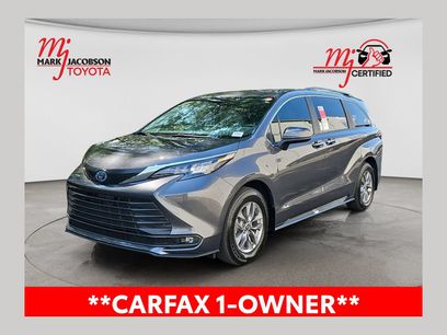 Used 2025 Toyota Sienna XLE