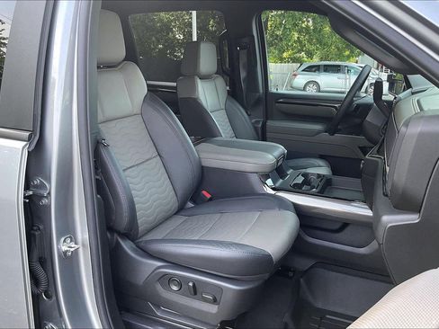 Used 2025 Chevrolet Silverado 2500 ZR2 AWD/4WD image 7