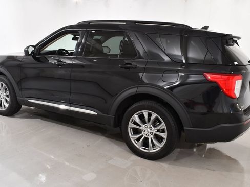 Used 2022 Ford Explorer XLT w/ Equipment Group 202A AWD/4WD image 15