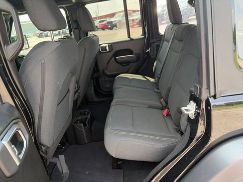 Used 2025 Jeep Wrangler Unlimited Sport AWD/4WD image 23