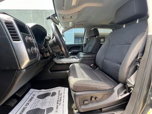 Used 2018 Chevrolet Silverado 1500 LT w/ Texas Edition image 31