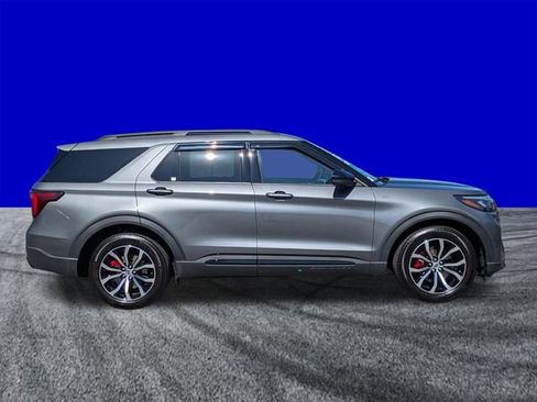 Certified 2026 Ford Explorer ST-Line w/ ST-Line Street Pack RWD image 3