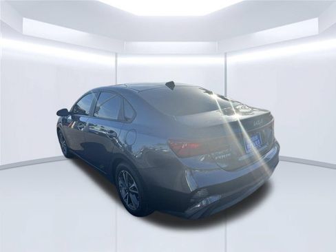 Used 2022 Kia Forte LXS FWD image 7
