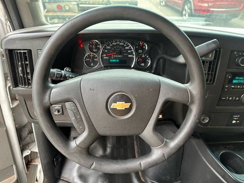 Used 2017 Chevrolet Express 3500 image 11