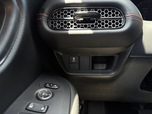 Used 2024 Honda HR-V Sport image 28