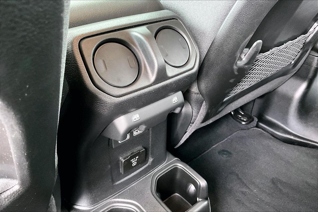 Used 2026 Jeep Wrangler Unlimited Rubicon AWD/4WD image 10