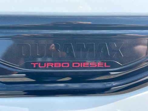 Used 2023 GMC Sierra 1500 AT4 w/ AT4 Premium Package AWD/4WD image 11
