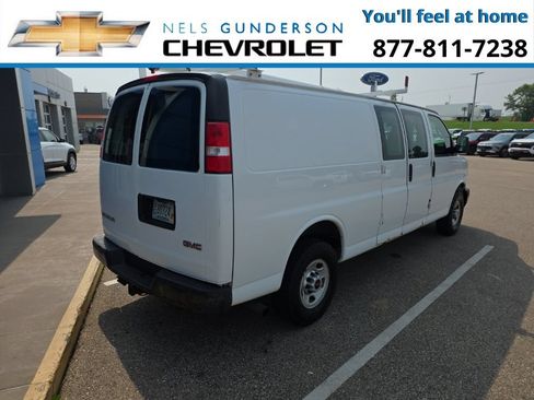 Used 2017 GMC Savana 3500 Extended RWD image 6