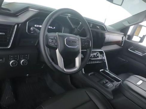 Used 2026 GMC Sierra 3500 Denali AWD/4WD image 17