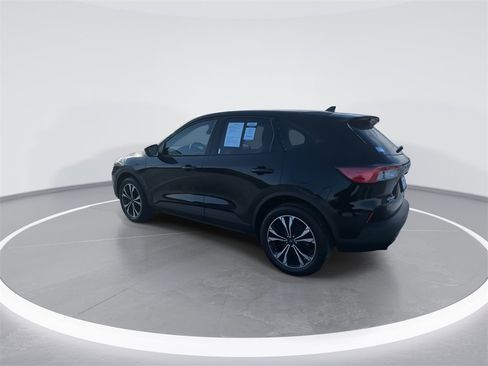 Used 2022 Ford Escape SE w/ SE Sport Appearance Package image 6