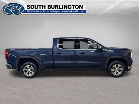 Used 2022 GMC Sierra 1500 SLE w/ X31 Off-Road Package AWD/4WD image 8