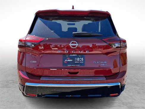 Used 2024 Nissan Rogue Platinum image 5