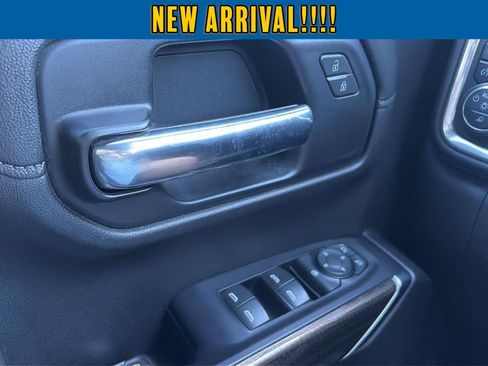 Used 2019 Chevrolet Silverado 1500 LT Trail Boss AWD/4WD image 18