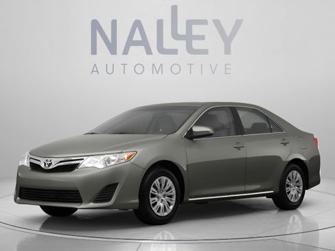 Used 2012 Toyota Camry LE FWD image 1