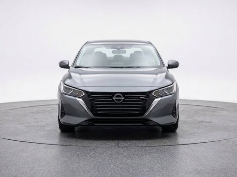 Used 2025 Nissan Sentra SV FWD image 2