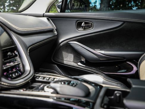 Used 2022 Aston Martin DBX AWD/4WD image 57