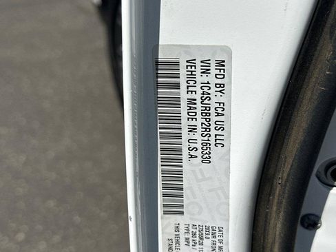 Certified 2024 Jeep Wagoneer L Series II w/ Flexible Seating Group RWD image 30
