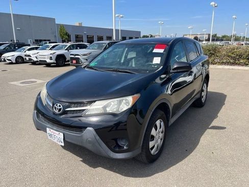 Used 2015 Toyota RAV4 LE FWD image 1