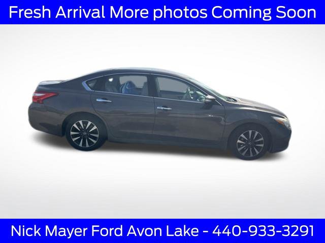 Used 2017 Nissan Altima 2.5 SV w/ Convenience Package FWD image 8