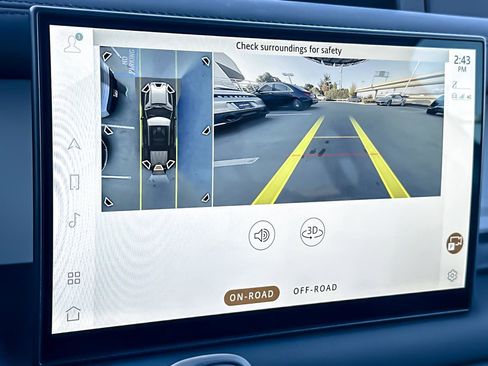 Used 2025 Land Rover Defender 110 S image 19