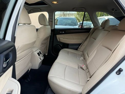 Used 2018 Subaru Outback 3.6R Limited image 16