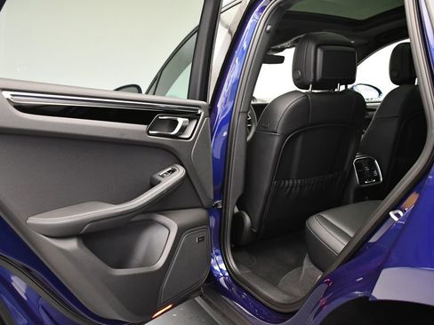Certified 2025 Porsche Macan image 42