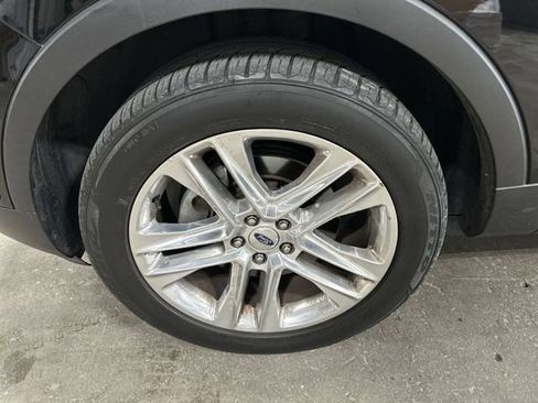 Used 2017 Ford Explorer Limited w/ Equipment Group 301A AWD/4WD image 23