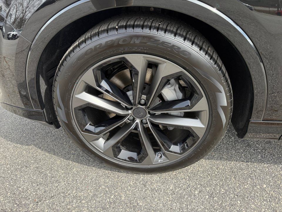 New 2026 Audi Q7 3.0T Premium Plus AWD/4WD image 27
