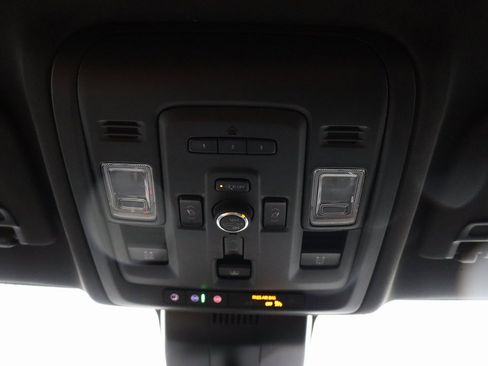 Used 2023 Chevrolet Tahoe Premier image 16