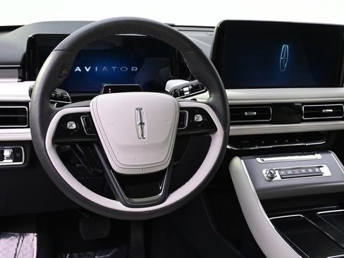 New 2026 Lincoln Aviator AWD image 12
