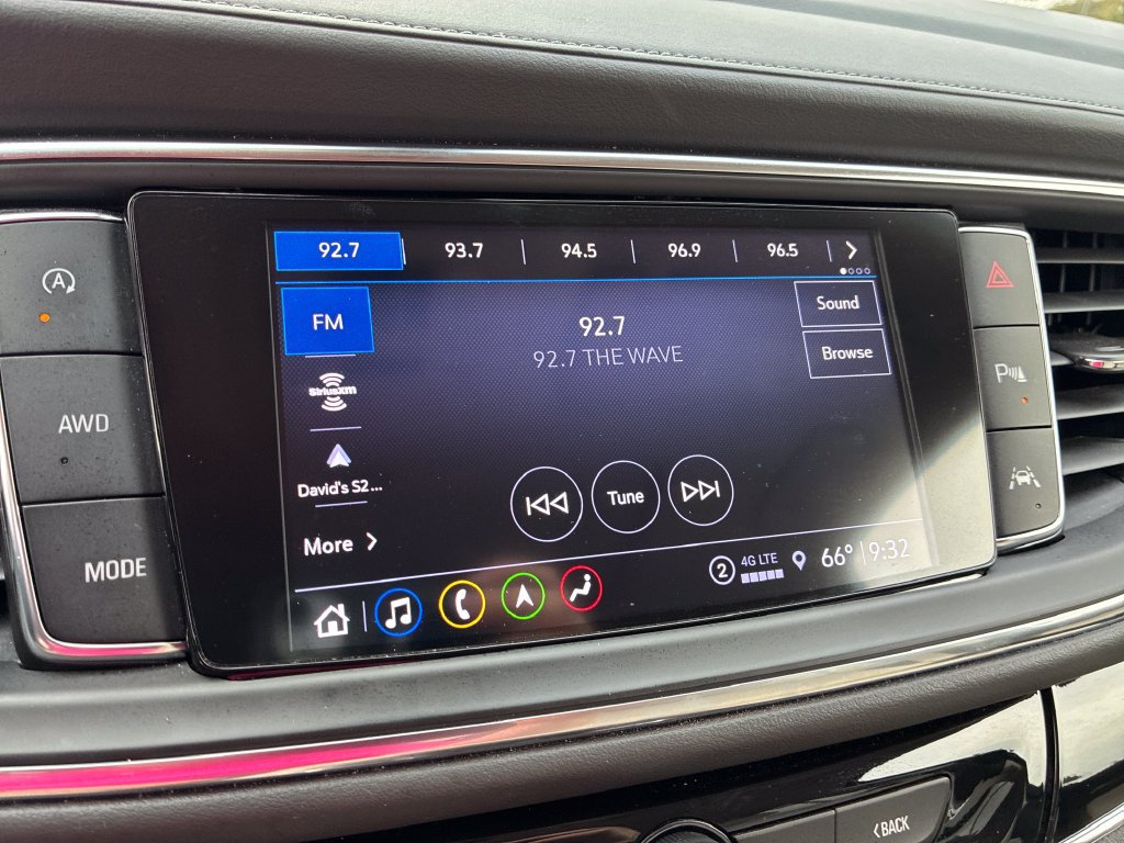 Used 2023 Buick Enclave Avenir w/ Avenir Technology Package AWD/4WD image 17