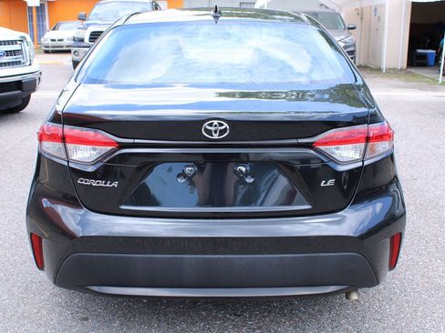 Used 2022 Toyota Corolla LE FWD image 3