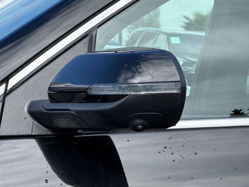 Used 2025 Buick Enclave Preferred image 50