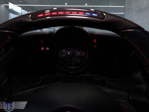 Used 2020 Ferrari F8 Tributo RWD image 33