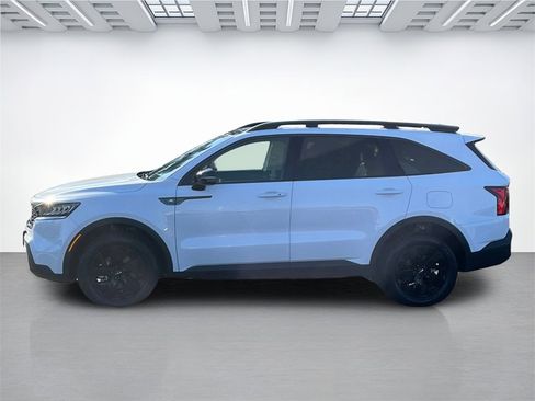 Used 2023 Kia Sorento S w/ Panoramic Sunroof Package image 6