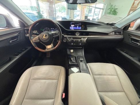 Used 2018 Lexus ES 350 w/ Premier Package FWD image 10